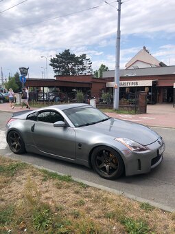 Nissan 350z - 15