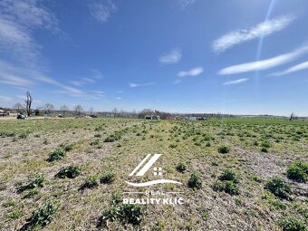 Prodej, 14 stavebních parcel o výměře min 930m2 - max 1021m2 - 15