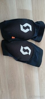 Výbava na kolo značkové - 15