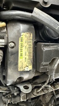 Mercedes w204 na náhradní Dily c220 - 15