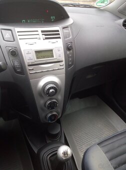 Toyota Yaris 1.3 VVTi 64kw rok 2008 Team edition - 15