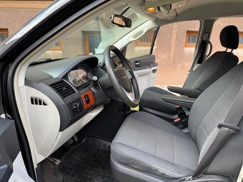 Chrysler Grand Voyager 2,8 CRD - 15