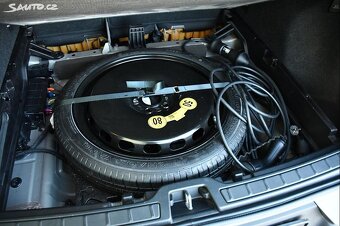 Volvo XC40 T5 RECHARGE REZERVACE - 15