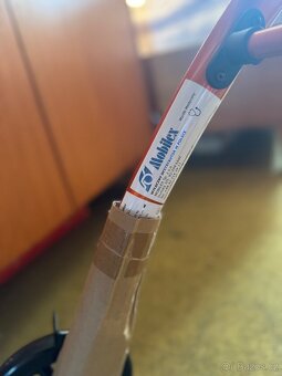 Zdravotnická polohovací postel, vozík, chodítko - 15