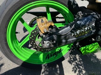 Kawasaki Ninja ZX6RR - 15