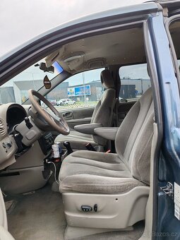Chrysler Voyager 2.4i LPG 7 míst - 15