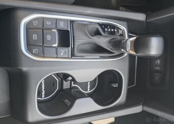 Hyundai Santa Fe 2.2-PREMIUM-4x4-DPH-7 MÍST - 15