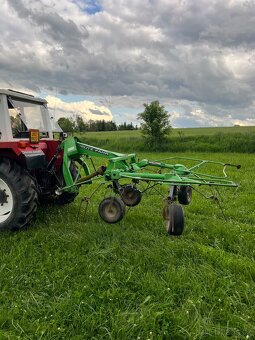 Obraceč sena Deutz Fahr KH400 -rozsah 4 metry- - 15
