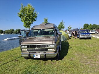 Chevrolet g20 - 15
