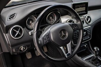 Mercedes-Benz CLA 180 Kupé - 15