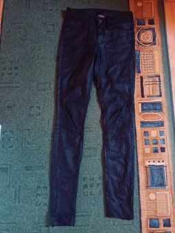 8x džíny vel. XS/34 a S/36 H&M, Sinsay, Zara, Bershka... - 15