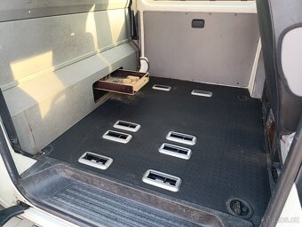 Volkswagen Transporter T5 4x4 6 míst - 15