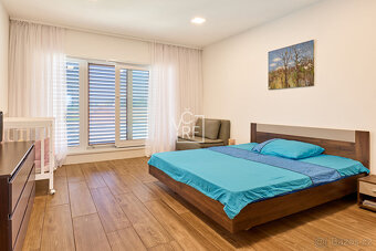 Prodej rodinného domu 5 + kk 214m² ve Stěžerách - 15