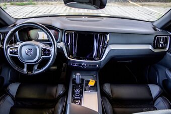 Volvo V60 B4 MildHybrid Momentum Pro AT8 - 15