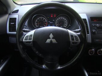 Mitsubishi Outlander 2.0i MIVEC - 15