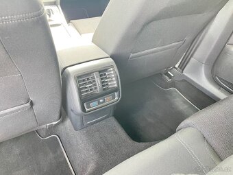 VW Passat 2.0TDI DSG 2019 - navi, nová STK a rozvody - 15
