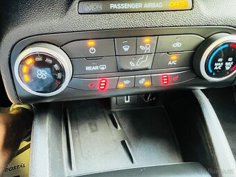 FORD FOCUS 1.5 TDCi 88 kW 6RYCHL VYHŘEV SKLA SEDAČEK A VOLAN - 15