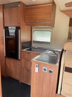 Obytné auto Burstner Ixeo it710 polointegral - 15