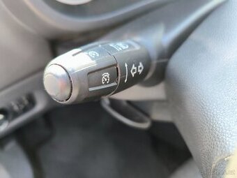 Opel Corsa 1.4i 16V Active,75kw klima , tempomat T.Z - 15