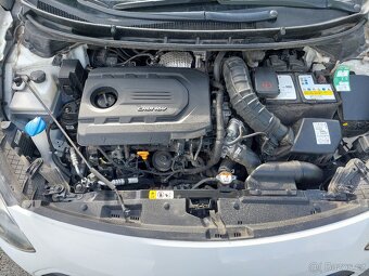 Hyundai i30, combi 1.6 CRDi, 81 kW, top stav - 15
