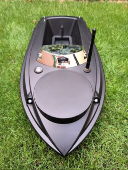 Zavazacia lodka s GPS + Sonar - 15