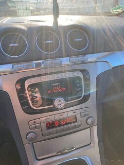 Ford S-Max 2.0 107kw 7.místné - 15