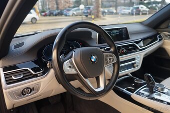 BMW Řada 7, 745e (290kW)H&K Panorama 360 HUD - 15