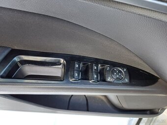 Ford Mondeo combi, 1.6 TDCi, manuál - 15