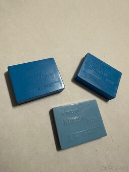 Různé plechové či bakelitové krabičky - 15