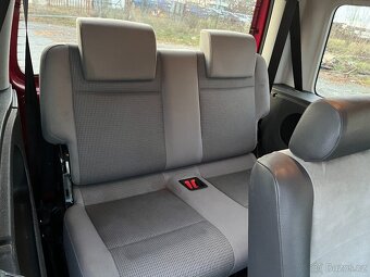 Vw Caddy 2.0tdi 103 kw 7.míst po servisu závěs vyhř.sedačky - 15
