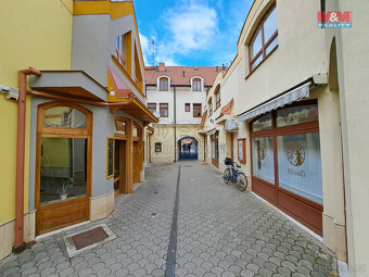 Prodej komerčních prostor, 95 m², Kyjov, ul. Masarykovo nám. - 15