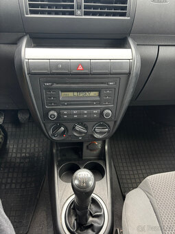 Volkswagen Fox 1.2i 40kW, RV 2010, Servo, Nová STK - 15