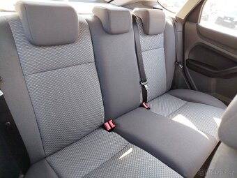 Ford Focus 1.6i 85kW, 137.864km, r.v. 7/2005 - 15
