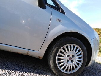 FIAT GRANDE PUNTO 1,4-8V BENZIN 57 KW JEN ZA  39000 KČ - 15