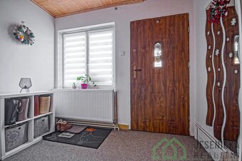 Prodej rodinného domu se zahradou + garáží a stavební parcel - 15