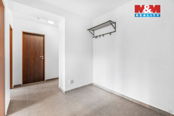 Prodej nájemního domu, 4261 m², Milovice, ul. Topolová - 15
