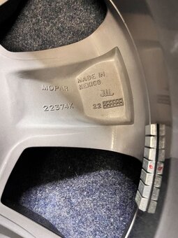 6x139.7 R20 Originál Dodge RAM 1500 REBEL - TOP STAV - - 15