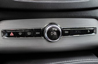 Volvo XC90 2.0 B5 Drive-E AWD A/T (2019) - 15