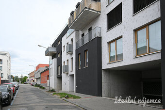 Pronájem bytu 2+kk, Košinova, Královo Pole,  21.000 Kč/měs,  - 15