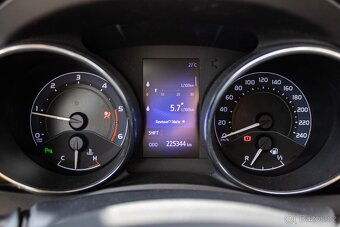 Toyota Auris 1.6 D-4D S&S Executive (2015). - 15