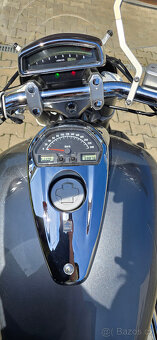 Suzuki Intruder M 1800 R - 15