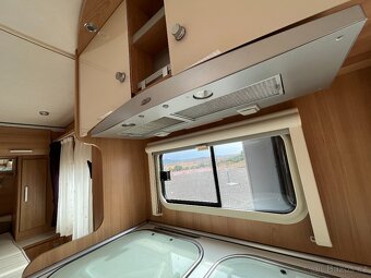 Karavan TEC Travel King 490, předstan, královská postel - 15