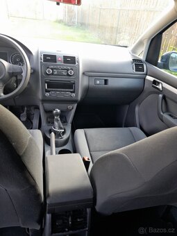 Volkswagen Touran - 15