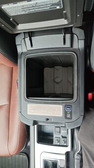 Land Cruiser 150, 83tkm, 2015, EXECUTIVE hněd.metal. - 15