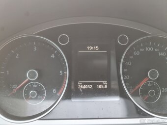 VW Passat 1.6TDI kombi, 77kW, 4/2013, servisní knížka - 15
