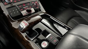 AUDI A8, V8 4.2 / ZACHOVALÝ STAV / TOP VÝBAVA - 15