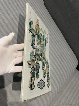 Ručně malované porcelánové talíře s čínskými rodinnými zelen - 15