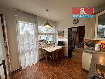Prodej bytu 4+1, 91 m², Chýnov, ul. U Kuželníku - 15