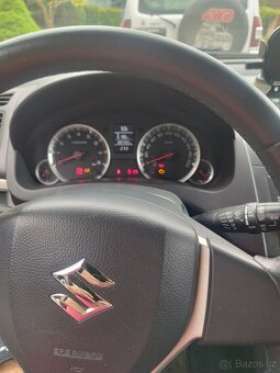 Prodám Suzuki Swift rok výroby 2012 najeto 180 000 km benzín - 15