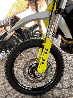 Husqvarna 701 enduro NOVÉ - 15